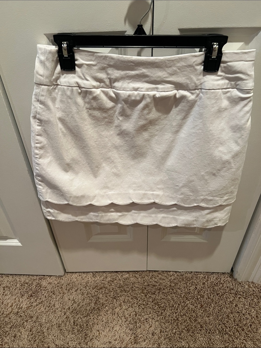 Women's White Scalloped Hem Mini Skort